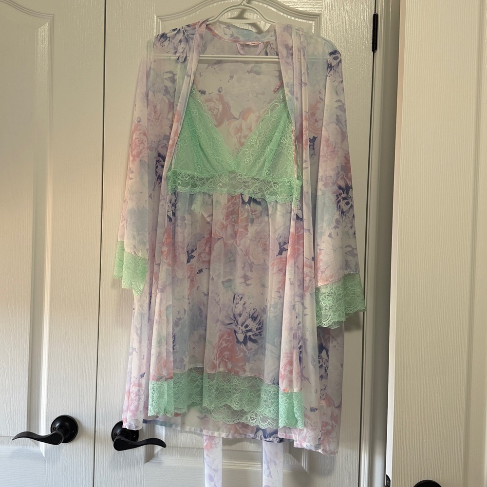 La Vie en Rose Floral Lace Trim Robe & Nightgown Set